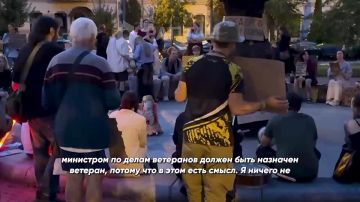 «Мы не готовы «проглатывать» такие решения власти»: в Киеве уже месяц продолжаются протесты против кадровой чехарды Зеленского и увольнения министра обороны Федорова