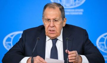 Лавров: ЕС шантажирует Вучича, но он мужественно выдерживает давление