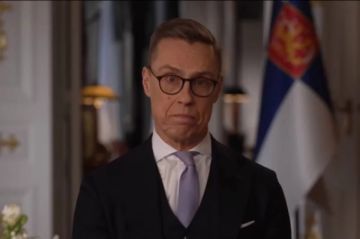 Президент Финляндии Александр Стубб призвал наладить отношения с Россией, так как он стал понимать, что Украина терпит поражение