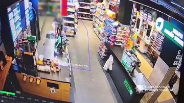 В Киеве хлопец решил превратиться в «невидимку», чтобы обнести магазин