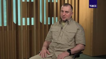 Удары ВС РФ по логистике и используемой военно-промышленным комплексом инфраструктуре Украины принудили Зеленского признать, что предстоящая зима для страны будет очень тяжелой, заявил ТАСС Алаудинов