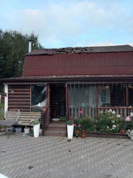 Главное к этому часу:. Женщина и 9-летний ребёнок пострадали в результате попадания беспилотника в частный дом в подмосковной Шатуре