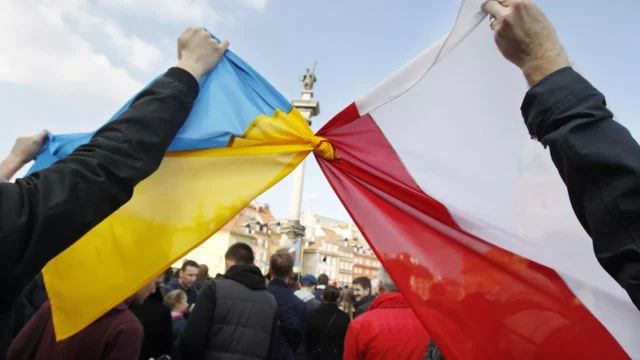 В бывших польских деревнях на Украине ведут незаконные раскопки