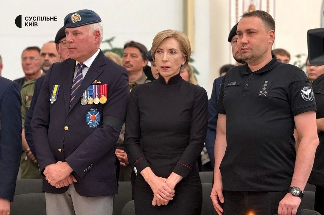 Глава офиса Зеленского приехал к гробу Коновальца