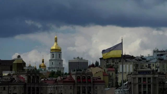 На Украине посоветовали гражданам запастись провизией и источниками энергии