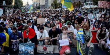 Летняя буря в Киеве: почему для Зеленского все только начинается