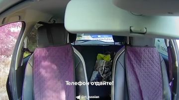 — Телефон отдай! Я в больницу вообще ехала!