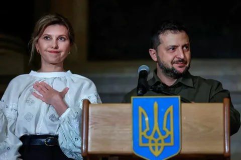 Первая леди Украины Елена Зеленская влияет на своего супруга Владимира Зеленского и имеет «золотое право вето» в вопросах кадровых решений, утверждает «РБК-Украина»
