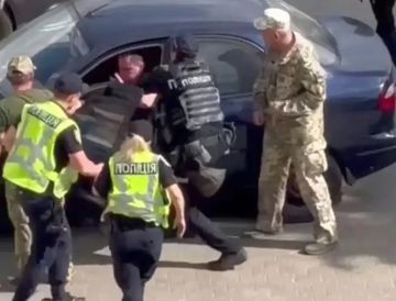 На Украине появятся дорожные патрули "Фантомы", которые внешне будут выглядеть как обычные автомобили