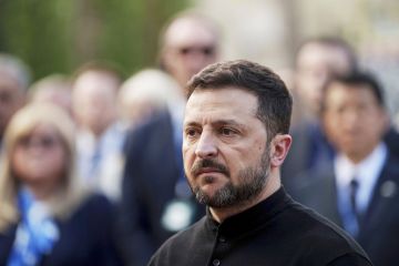 "Хотел воевать с Россией везде". Кому еще Зеленский вырыл могилу