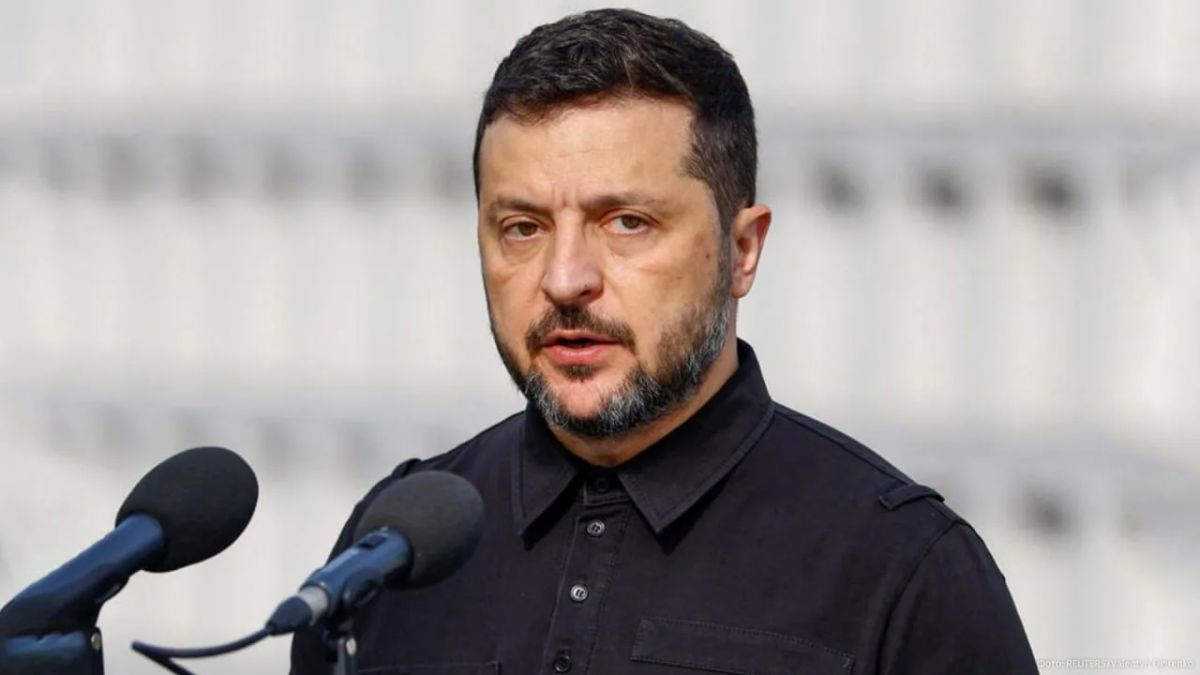 Владимир Зеленский может погрязнуть в новом коррупционном скандале после увольнения замглавы своего офиса Ирины Мудрой, пишет Financial Times