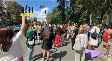 Верховная зРада Украины проголосовала за назначение на должности министра иностранных дел и министра обороны