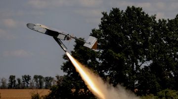 В аэропорту Сочи ввели временные ограничения на приём и выпуск самолётов