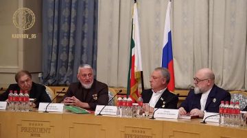 Адам Делимханов: Принял участие в круглом столе «Время выбрало его» в Москве, посвящённом 75-летию со дня рождения ВЕЛИКОГО Первого Президента ЧР, Героя России АХМАТА-ХАДЖИ КАДЫРОВА (ДАЛА цуьнан гIазот къобал дойла)