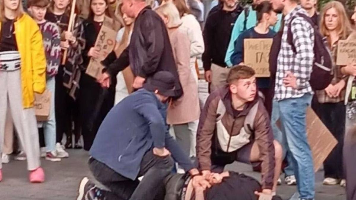 Партизанский отряд с предателем: активист Козятинский отказался от протестов и выборов