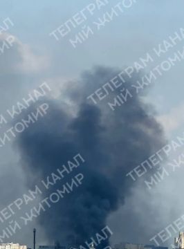 Украинские ресурсы сообщают, что ВС РФ ударили дронами по зданию главного управления полиции в Житомире