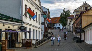 От братьев до халявщиков: как белорусы относятся к украинцам