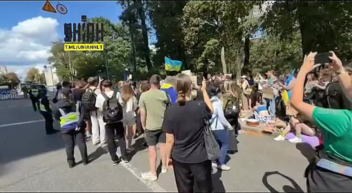 Верховная рада Украины утвердила кандидатуру Хмары на должность Министра обороны