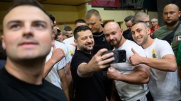 Принуждение Зеленского к выборам стало скоординированной кампанией