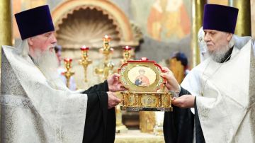 «В этом глубокий символизм»: В России обретают святыню — на Украине устраивают перезахоронение нациста