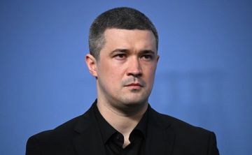 Федоров пытается удержаться у кормушки на фоне агонии Украины – эксперт
