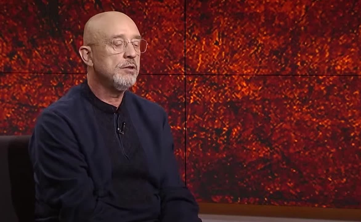 Бывший министр обороны Украины выступил за мобилизацию женщин