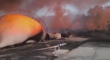 Даниил Безсонов: Нефтебаза сети АЗС KLO в Броварском районе под Киевом прекратила работу после российского удара, — сообщили в компании