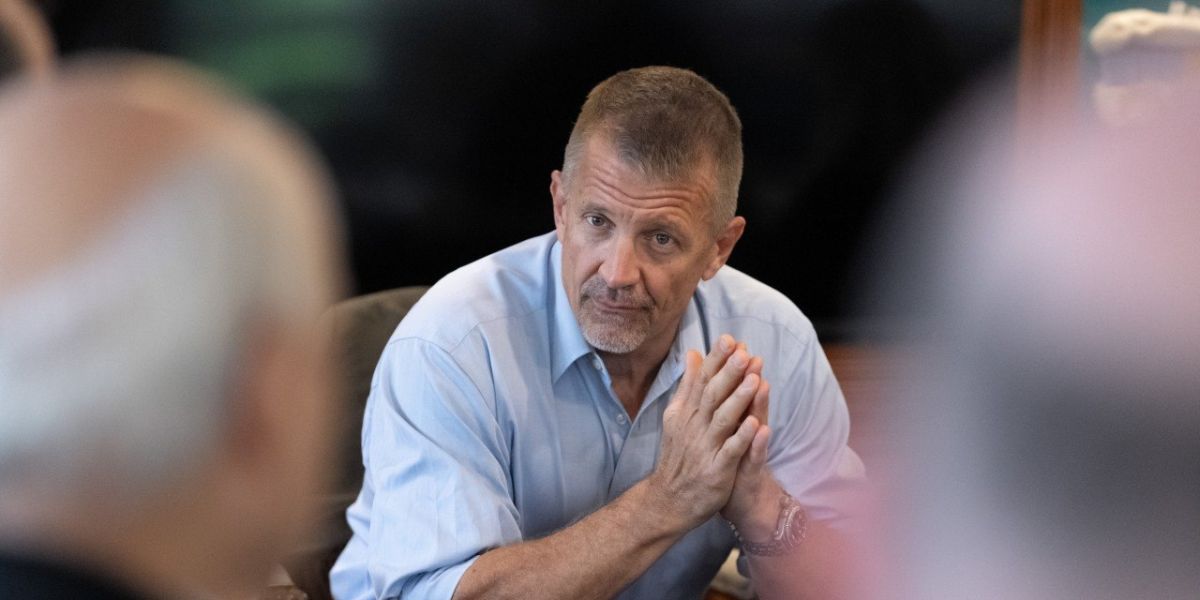ПВО по подписке. Основатель ЧВК Blackwater и давний союзник Трампа ЭрикПринсзапустил новый стартап Vectus Air Defense Systems — компания предлагает оригинальную концепцию «ПВО как услуга» для защиты дата-центров...