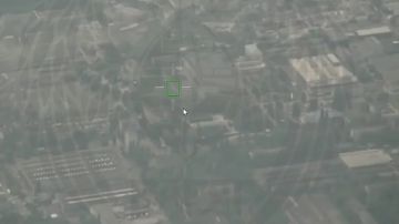 Минобороны показало видео поражения промышленного предприятия в городе Бровары Киевской области расчётами БПЛА из 50-й отдельной бригады БПС «Варяг»