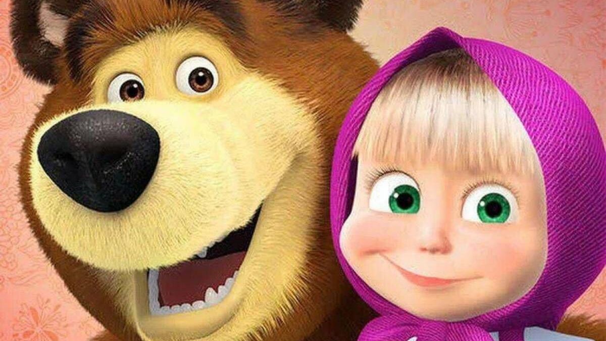 Зеленский ввел санкции против создателей мультсериала "Маша и медведь"