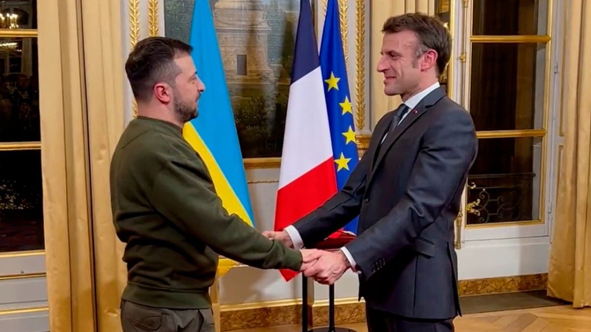 Макрон анонсировал новый пакет военной помощи Украине после переговоров с Зеленским