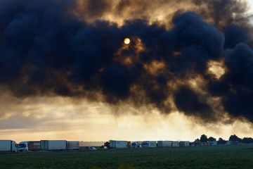 Журналист Боуз обвинил Зеленского в уничтожении украинской логистики
