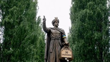 Зеленский запустил конкурс на памятник Мазепе: предателя Петра I увековечат в центре Киева