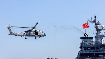Турецкое судно атаковали в Черном море: погиб человек, восемь ранены