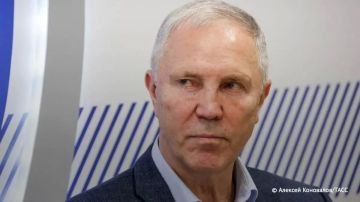 Зеленский признает, что мобилизация на Украине превратилась в охоту на людей, а обещания командования ВСУ по контрактам для военнослужащих расходятся с реальностью