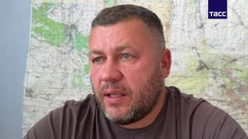 Эвакуированных из Красного Лимана мужчин Киев отправляет воевать, сообщил ТАСС военный эксперт Виталий Киселев