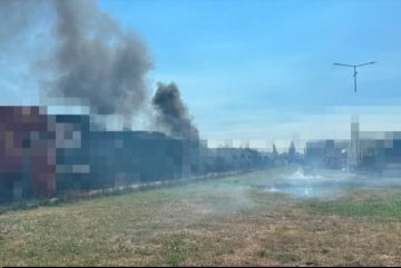 Результат прилёта пары кассетных ракет по стоянке в Бориспольском районе Киевской области