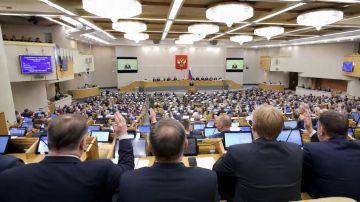 С "Яблоком" разобрались интеллигентно. А стоило жёстче: Подноготную партии "мира" раскрыл политтехнолог