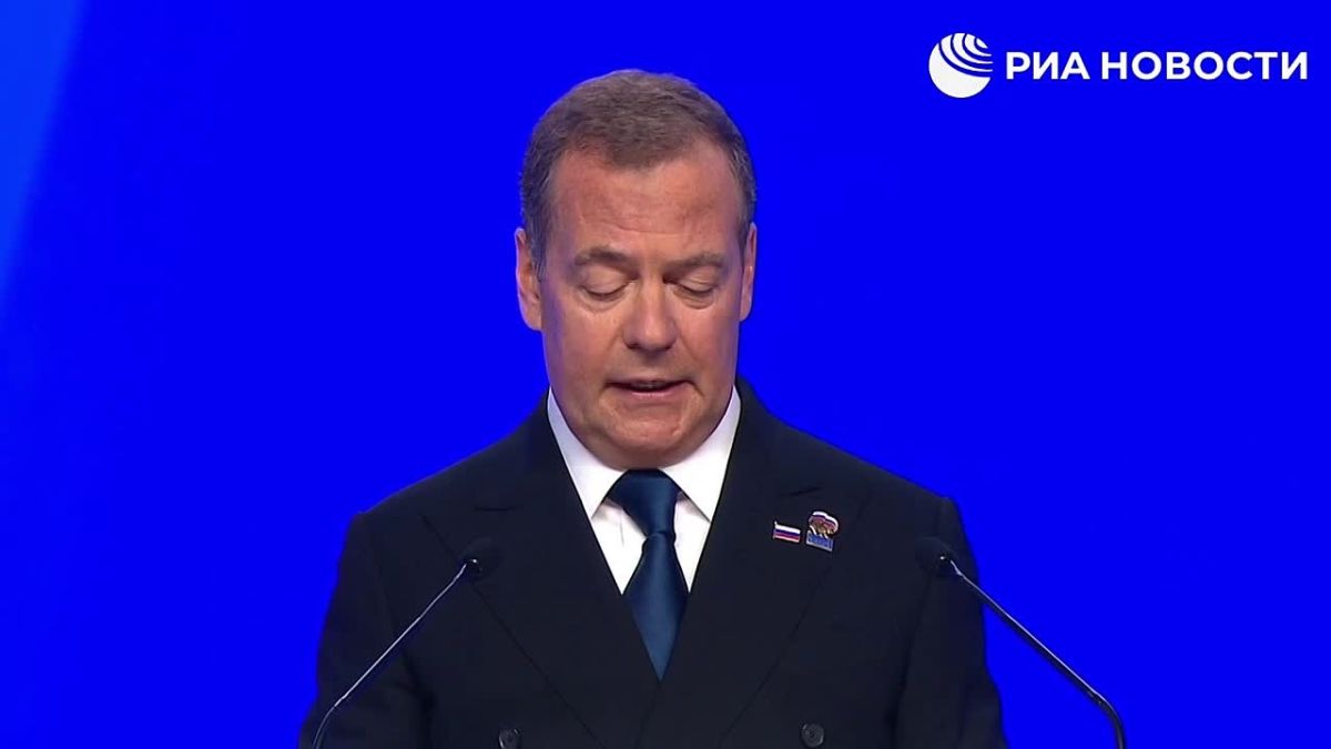 Возвращенных территорий будет все больше, доблестная армия России это подтверждает — Медведев