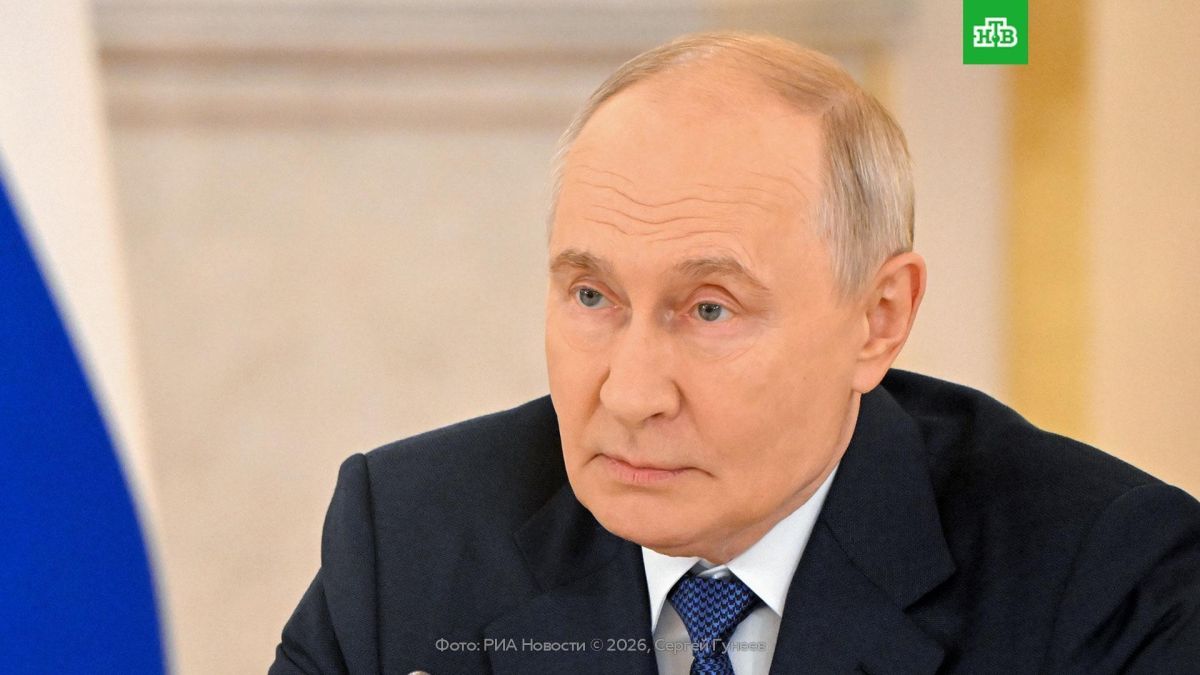 Правительство должно держать под контролем ситуацию с топливом в России, пока решены не все вопросы, заявил Владимир Путин в интервью журналисту Зарубину