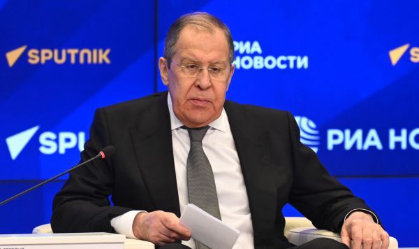 Лавров: страны НАТО пытаются "отмазаться" от помощи Киеву