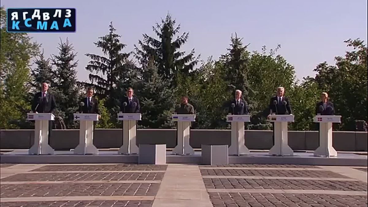 Зеленский заявил, что проведение выборов на Украине в нынешних условиях может «развалить страну», и отказался рассматривать возможность голосования до окончания боевых действий
