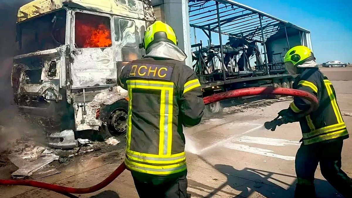 Сеанс саморазоблачения: ГСЧС Украины по глупости выложила снимки фур с пусковыми установками для БПЛА