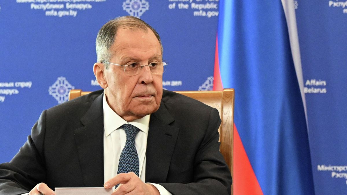 Странам НАТО не удастся заранее снять с себя ответственность за помощь Киеву — Лавров