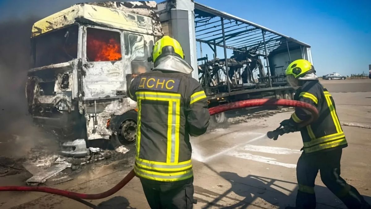 Стенания из Киева: наши в Борисполе атаковали стоянку с якобы «гражданскими» фурами, ударив «Искандерами»