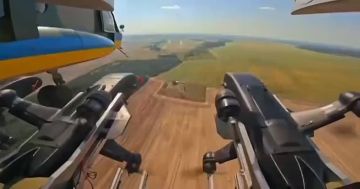 Украинские военные впервые произвели запуск дрона - перехватчика с адаптированной платформы вертолёта Ми-8