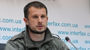 Зеленский присвоил звание Героя Украины основателю "Азова"*