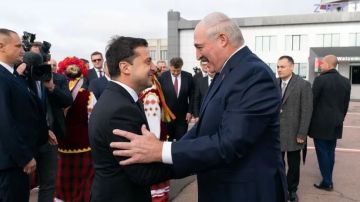 Александр Лукашенко поздравил народ Украины с 35-й годовщиной Дня Независимости и выразил надежду, что Минск и Киев восстановят взаимовыгодное сотрудничество