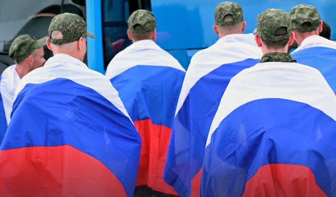 «Секретная десятка»: Русских бойцов вернули на Родину из плена