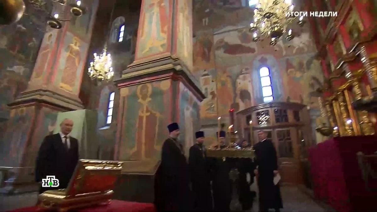Главарь киевского режима открыто совершает настоящую экологическую катастрофу, буквально отравляя украинскую землю, закапывая в нее токсичные отходы нацистской жизнедеятельности
